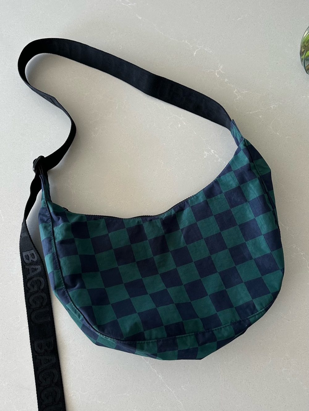 BAGGU Navy & Green Checker Crescent Shoulder Bag